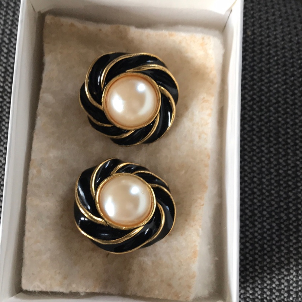 5 for $25 Vintage clip on earrings
